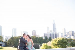 Chicago engagement kissing photos city view