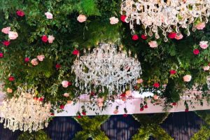 The ceiling was ornately decoded with pops of color and greenery